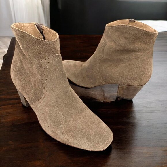 Authentic STRATEGIA Sandy Suede Made in‎ Italy Zip Booties - Picture 1 of 12